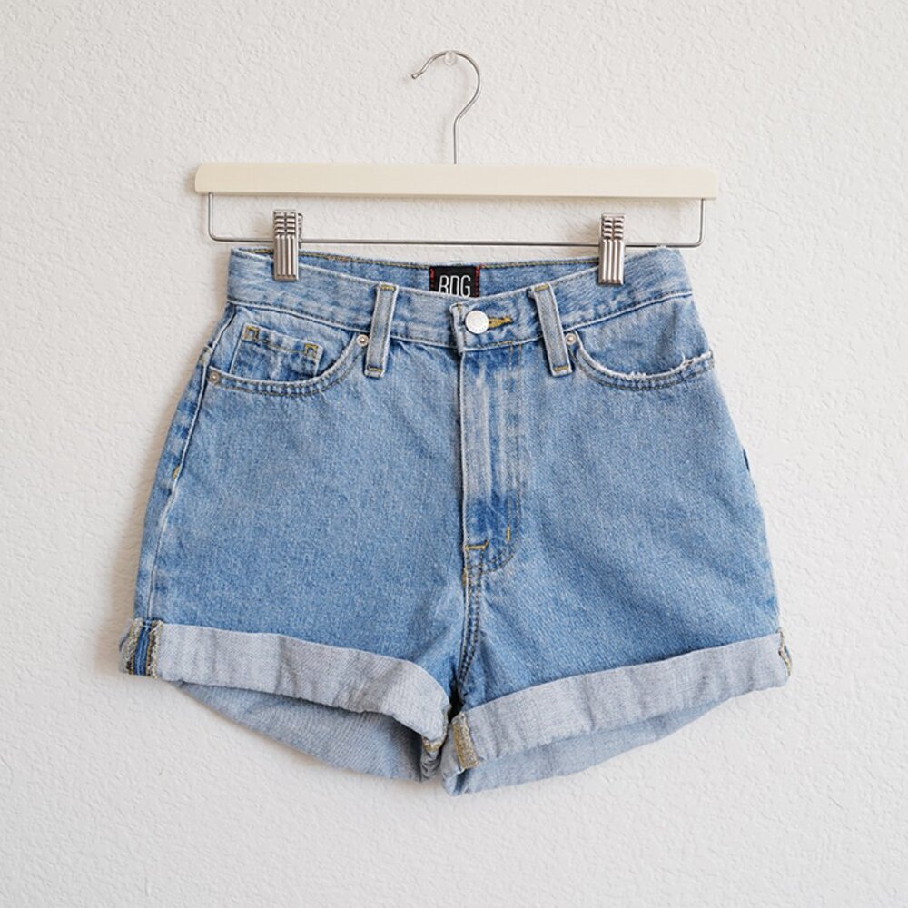 BDG Urban Outfitters Hi‎ Rise Light Blue Mom Jean Shorts Rolled Hem Size 24
